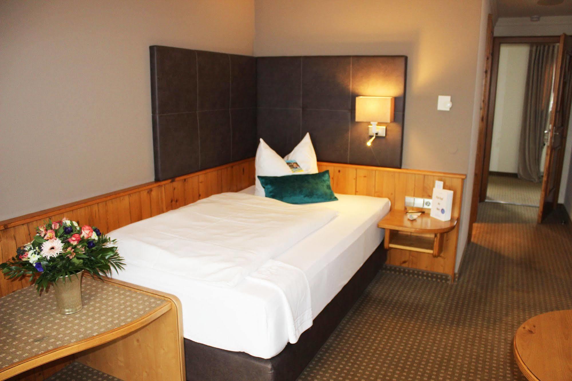 Hotel Landhaus Feckl Ehningen Ngoại thất bức ảnh